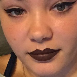 Meet your Posher, Ceirrah